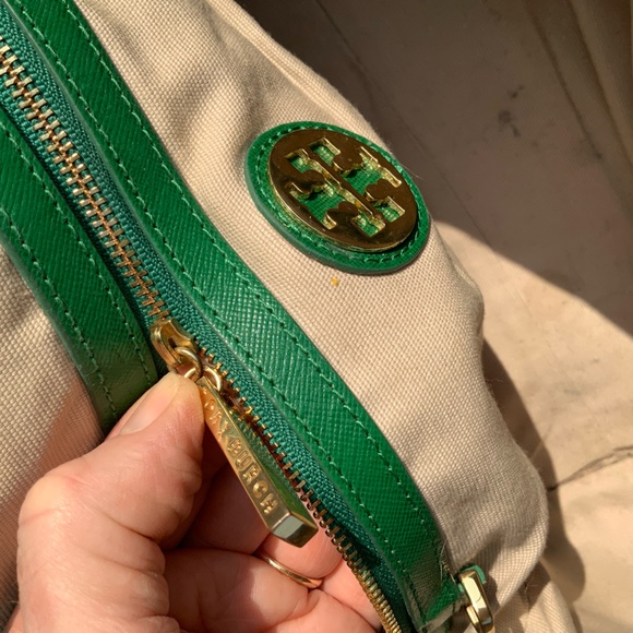 Tory Burch Saffiano Leather Robinson Satchel/Crossbody Kelly Green - Picture 14 of 16